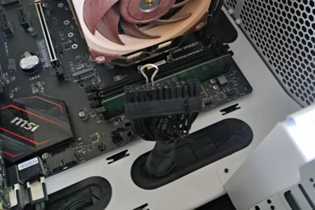 Comment tester l’alimentation (PSU) ATX d’un PC de bureau avec un multimètre ?