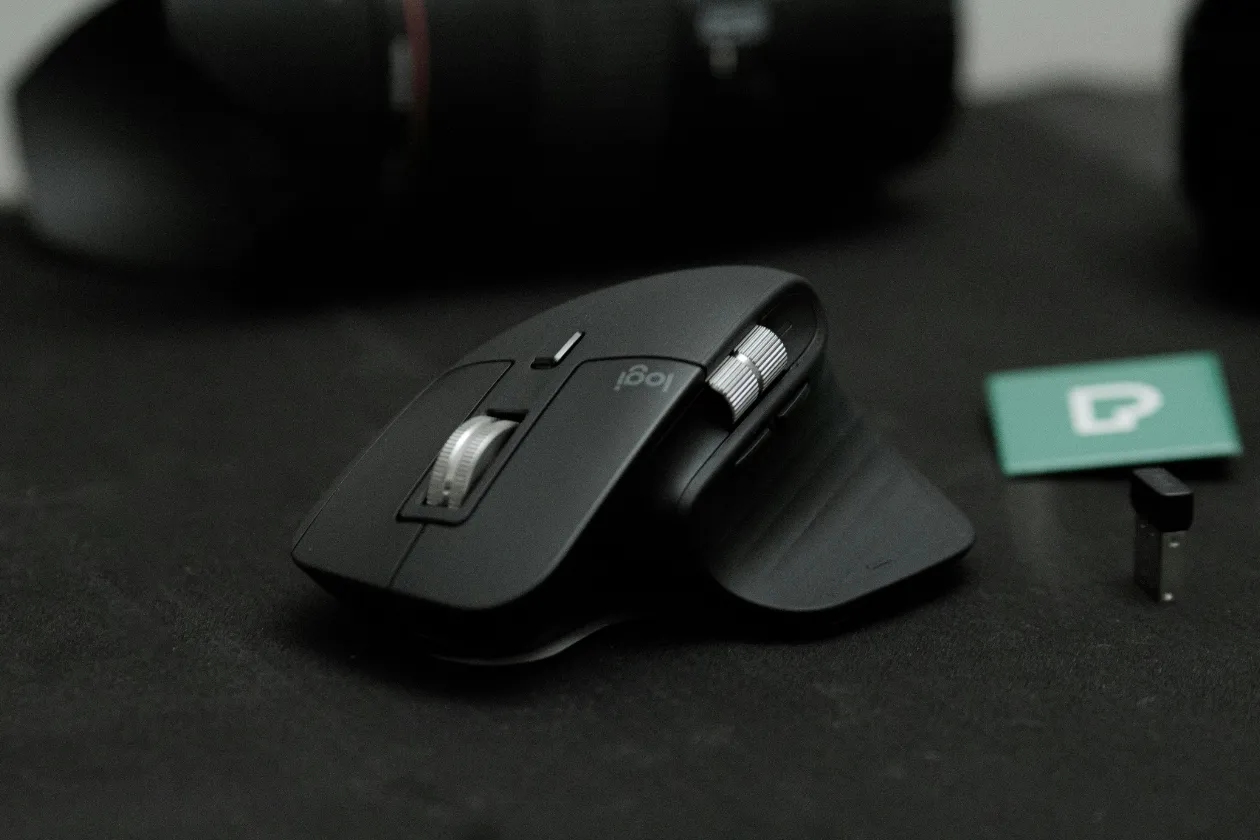 meilleures souris ergonomiques pour éviter les douleurs au poignet