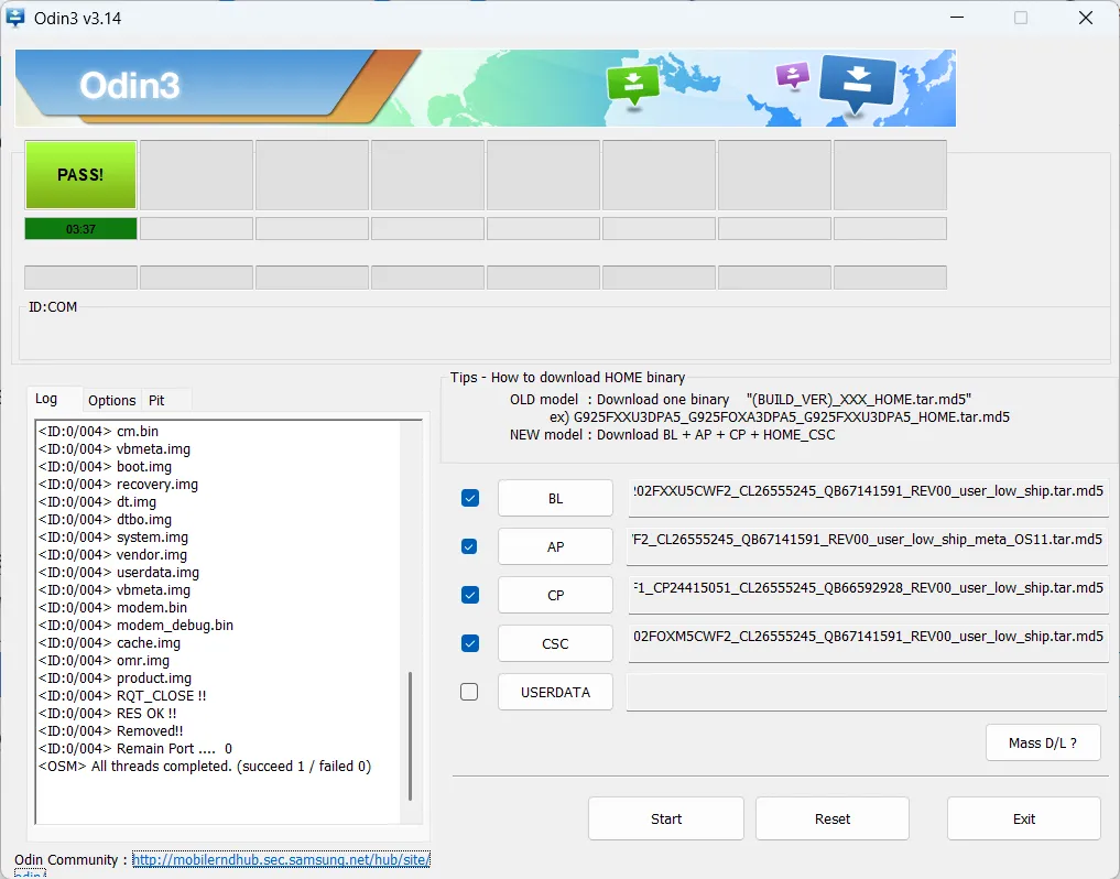 À la fin du processus, le message PASS s’affiche en vert dans Odin