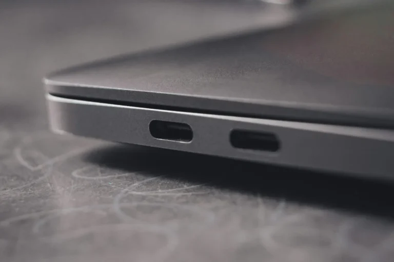 Les PC portables adoptent le chargeur USB-C en France