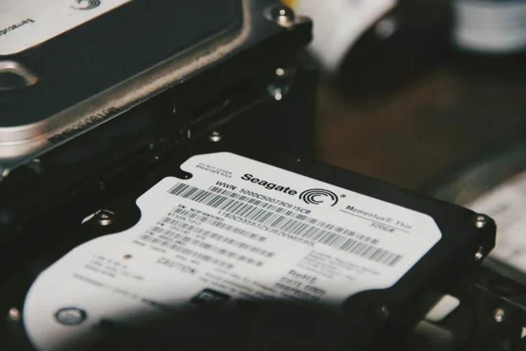 Quel adaptateur HDD ou SSD SATA 2,5 et 3,5 choisir pour un disque dur ?